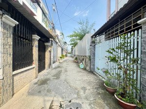 bán nhà sổ hồng riêng - 4x14 - hẻm xe hơi đến cửa - tt.nhà bè