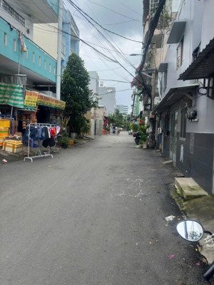 bán nhà dt: 320m2 to bự ngang 15m dài 22m đs 28 lê đức thọ p6 chỉ 100 triệu/m2