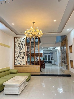 siêu hiếm nhà 3 tầng mặt tiền đường phạm đình hổ thông biển giá ngang giá đất