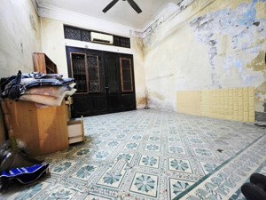 lê duẩn, đống đa. dt 50m² x 2 tầng, mt 4,2m, giá 9,8 tỷ. đất vàng giá đầu tư