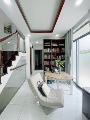 bán nhà góc 2 mt view công viên kdc hưng phú q9 - 8x15 - 3 tầng - cn:162m2 - giá bán 20 tỷ tl