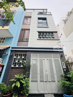 phan xích long p2,ngang 4m, cn 42m2 dòng tiền 12tr/th, cách mt đúng 1 căn nhà bán 6,3 tỷ