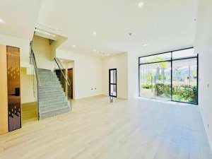 cho thuê duplex 150m2 - 4pn 3wc - hoàn thiện bếp, rèm, máy lạnh - chỉ 22 tr/tháng - masteri vin q9