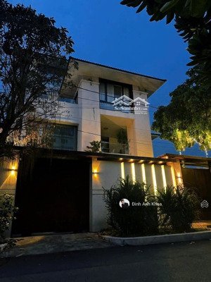 biệt thự đăng cấp khu compound nguyễn văn hưởng, thảo điền | dt 350m | hầm + 4 tầng, giá 98 tỷ!