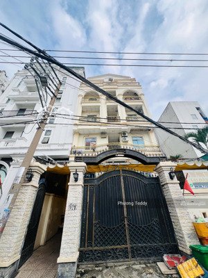 siêu phẩm mt cao triều phát, kđt phú mỹ hưng, q. 7 (6 x 18.5m, 5 tầng, hđt 130tr), giá 38 tỷ