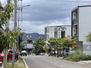 hai lô liền kề khu phân lô hà giang - kế bên công viên (lô b9,b10)