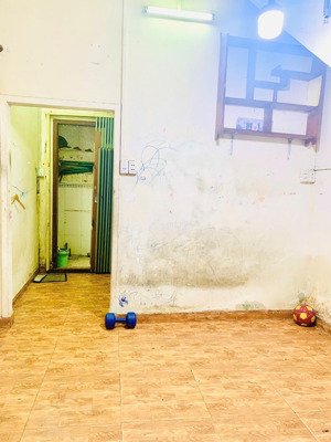 bán nhà quận 1 hẻm thông diện tích vuông vức vị trí trung tâm chỉ hơn 7 tỷ