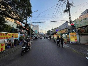 bán nhà mặt tiền lê lợi trung tâm gò vấp, ngày trường đh công nghiệp, dt 240m