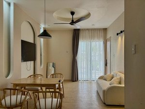penthouse 2 phòng ngủ 2wc sân vườn đẳng cấp - full nội thất cao cấp tại trung tâm quận 10!