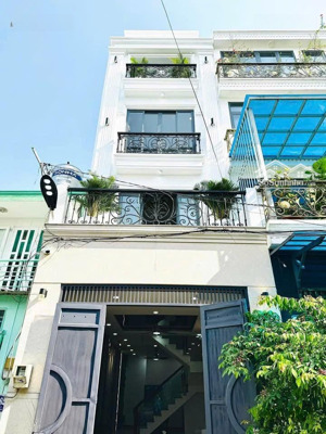 tôi bán nhà điện biên phủ-p15-bình thạnh, gần đh kinh tế tài chính. 4tỷ2/79,3m2 đang cho thuê 26tr