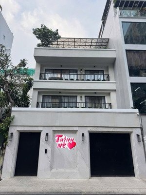 bán gấp nhà diện tích khủng 97,8m2 giá chỉ 5tỷ9. đường nguyễn văn thủ-đa kao-q1 gần đại học kinh tế