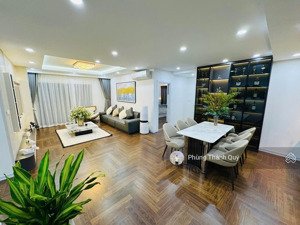 cần bán 135m2 3pn+1 căn góc view thoáng đông nam mát mẻ cần bán gấp tại cc n03-t6 ngoại giao đoàn