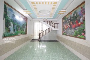 nhà 3 tầng đẹp ở ngay hẻm ô tô gần công viên phần mềm quang trung ngang 5m vuông a4 giá tốt