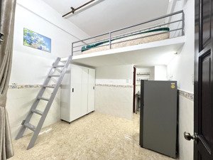 cho thuê phòng gác cửa sổ 25m2 3ng3xe thang máy hầm xe ngay trần văn đang bờ kè hoàng sa quận 3