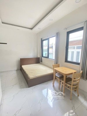 thuê ngay phòng 25m2, cửa sổ lớn, full nội thất, ngay nguyễn thượng hiền, bình thạnh