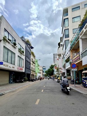 trung tâm quận 1 - nhà đẹp - sát mt - khu trần quang khải - 4 tầng - 47m2 - chỉ 7.99tỷ tl