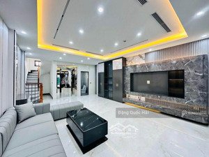 nhà mới trung tâm phố ngọc lâm bồ đề - 7tầng thang máy - oto vào nhà đỗ cửa - view hồ thoáng mát