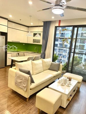 rẻ nhất vinhomes gia lâm căn 2pn2vs+1 căn góc giá 3 tỷ850tr tặng đồ view thoáng lh: 