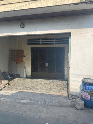 cần bán:
lô đất sr tặng căn nhà cấp 4 dt.88m thổ cư 79.2m đường thông ra chợ gần ngã ba ông xã g