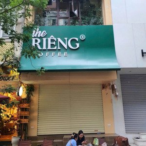 cho thuê nhà mp bà triệu: 70m2 x 3 tầng, mt: 4m, nguyên căn, vỉa hè rộng, nhà mới. lh: 