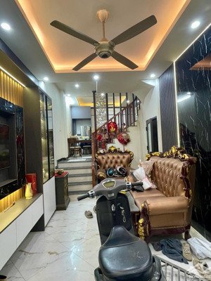 bán nhà nguyễn ngọc nại 37m, 5 tầng 11.93 tỷ, ngõ thông ô tô