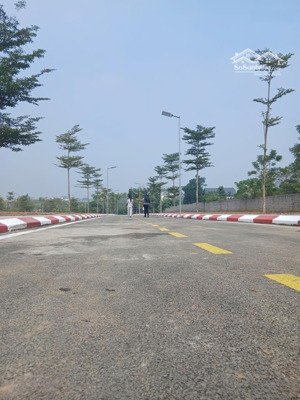 bán đất hòa lạc lô đẹp 100m2, đường 10m, gần đại học fpt giá rẻ. gần ql 21