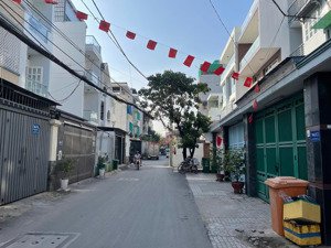 cần bán gấp 115m2, đất thổ cư, 5x23m, khu dân cư sau lưng bệnh viên lê văn thịnh, quận 2 giá tốt