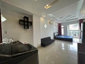cho thuê căn hộ studio bancol rộng 40m2, thang máy, máy giặt riêng, full nội thất, ngay chợ bàn cờ