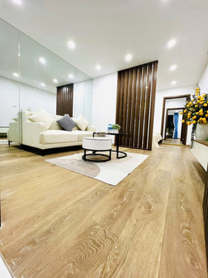 chính chủ bán căn tt kim ngưu
nhà đẹp, oto đỗ cầu thang, 2 ngủ, funll đồ,sổ cc ở sướng 75m