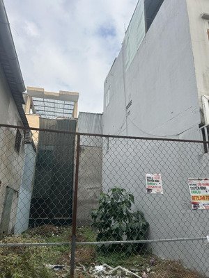 bán lô đất đẹp lâm văn bền sát trường thcs nguyễn hữu thọ dt :4,7 x13m giá chỉ : 6,89 tỷ tl