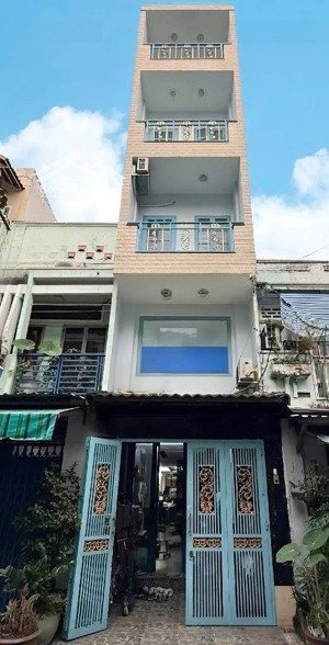 ngộp bank bán nhà hẻm 8m đường 3/2 5 tầng đúc 50m2 7 phòng ngủ 12.5 tỷ thương lượng chính chủ