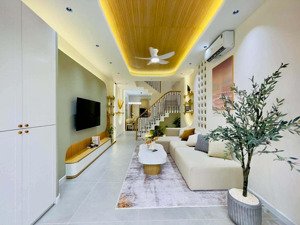 20m ra ô tô, hoàng mai, sát phố, ngõ rộng, có sân riêng, kinh doanh, sđcc, 45m2 gần hồ đền lừ