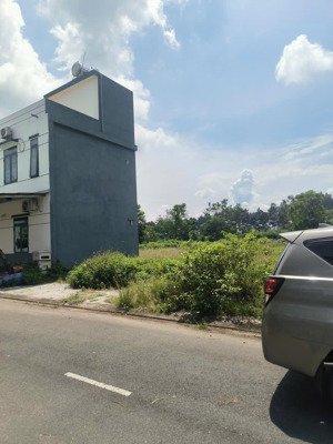 hàng hiếm tại long thành, 2tỷ1, 181m2, gần khu tttm 77ha, đón đầu sblt, phun thổ cư, pháp lý đầy đủ