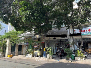 biệt thự hxh phường 2 trung tâm sân bay tân bình 7x18m 4 tầng hiện đại hiếm nhà bán