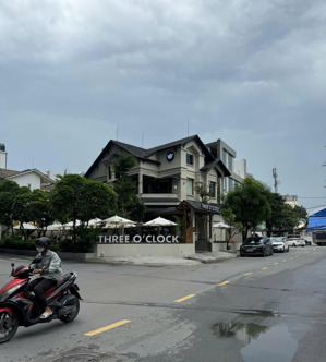 biệt thự siêu đẹp - khu đẳng cấp quận 2 - 22 x25 m (~550 m2) 3 tầng hồ bơi - hđt: 150 tr. gía 78 tỷ