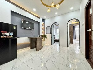 2pn 2wc phòng khách lớn full nội thất - ban công gần etown cộng hoà, lotte mart, sân bay