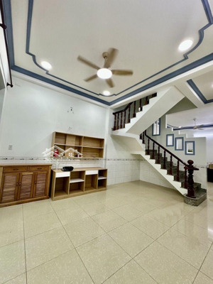 hiếm-nhà 3 tầng xe hơi đậu cửa linh tây ngay cạnh phạm văn đồng