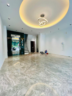 chính chủ mặt phố tôn đức thắng từ tầng 2 45m2, phường cát linh quận đống đa