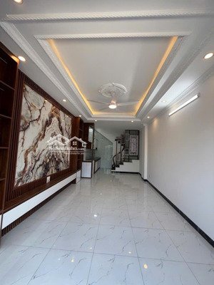 vĩnh hưng ô tô đỗ cửa kinh doanh 35m 5 tầng 7,5 tỷ