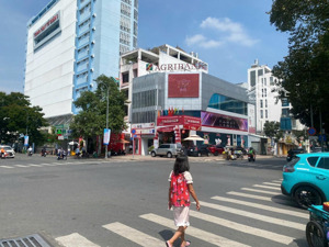 bán tòa nhà ngân hàng góc 2 mặt tiền lý chính thắng - trần quốc thảo q3-dt: 14x30m 5 lầu giá 299 tỷ