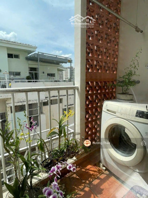 chủ cần bán ch hưng vượng 1 q. 7, dt 78m2 2pn 2wc giá 1,87 tỷ đã có sổ tặng nội thất