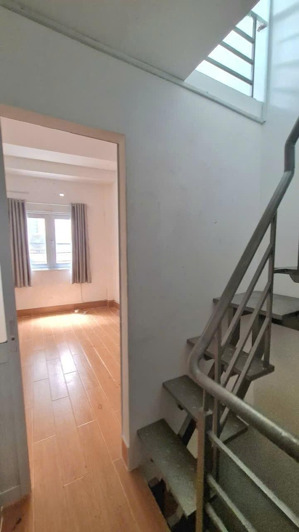 chỉ 2,3 tỷ - hẻm thông nguyễn tất thành - diện tích lớn 17,1 m² - nhà đẹp 3 tấm