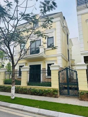 bán căn biệt thự song lập 132m2 ngoại giao, ký trực tiếp cđt, chiết khấu 10% tặng 1 cây vàng 150tr