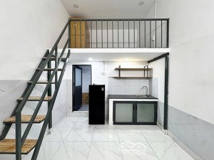 duplex rộng như sân banh nguyễn xí, gần vlu cs3, gác cao, 4 người ở vô tư