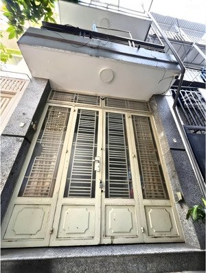 (không căn thứ 2) gấp! ngộp! xác nhà cứng cách mt lê văn sỹ 20m, p2 - 3 tầng btct - nở hậu - mới về