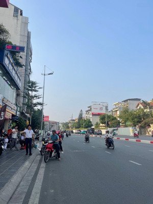 siêu phẩm mặt phố nghi tàm(lẻ),tây hồ,6 tầng thang máy,vỉa hè ô tô tránh,kinh doanh,32m 26 tỷ.
