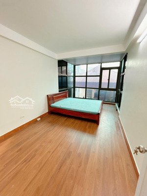 cho thuê nhà 5 tầng đường 18 m mỗ lao hà đông
