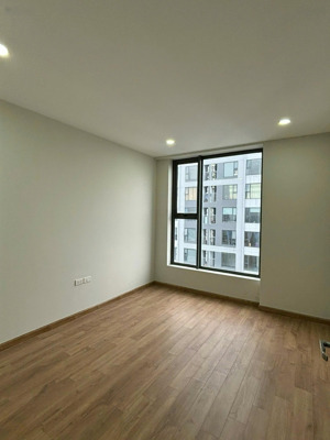 chính chủ bán căn 93m2, 3 phòng ngủ, tầng cao, cam kết ra sổ - chung cư rose town, 79 ngọc hồi