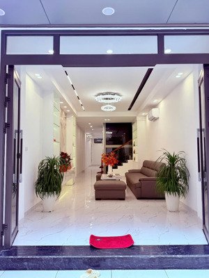 bán nhà phân lô bộ công an hoàng cầu - 82m x 7 tầng - nhỉnh 25 tỷ