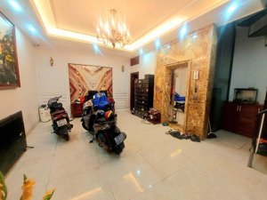 nhà đẹp phố âu cơ,tây hồ,ô tô đỗ cửa,mặt tiền rộng,7 tầng thang máy,nội thất đẹp 45m2 15 tỷ.